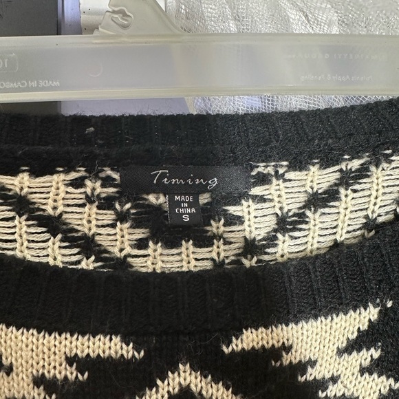 Cute sweater - Picture 3 of 4